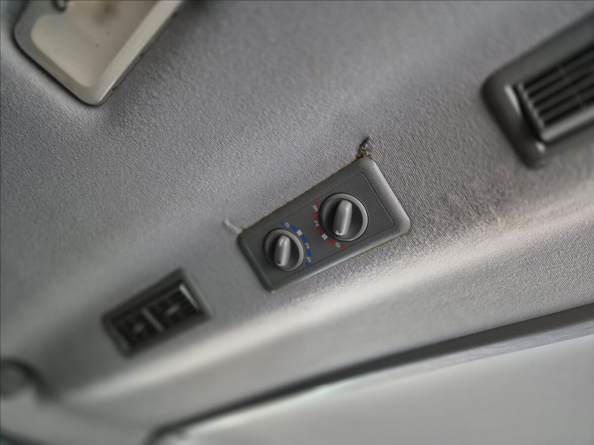 Opel Vivaro Kombi 2,5 l 107 kw