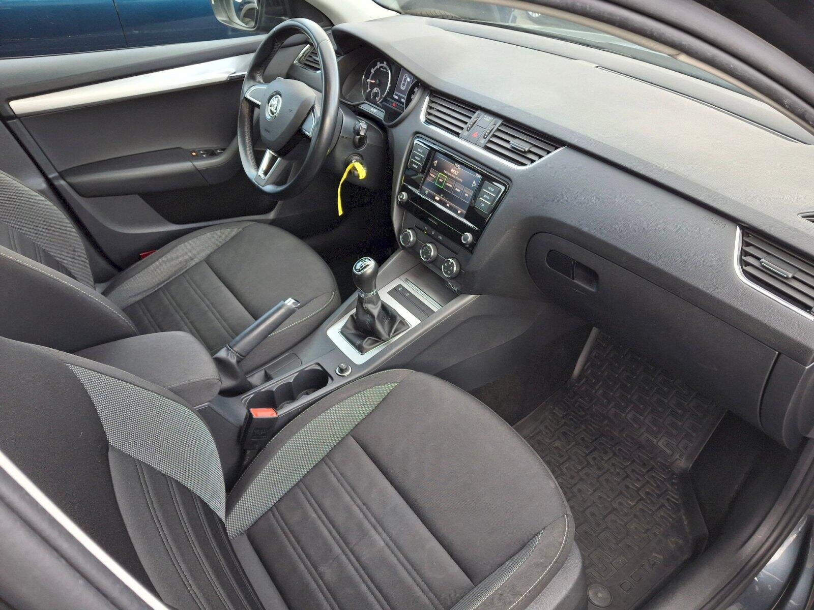 Škoda Octavia Sedan / Limuzína 1,5 l 110 kw