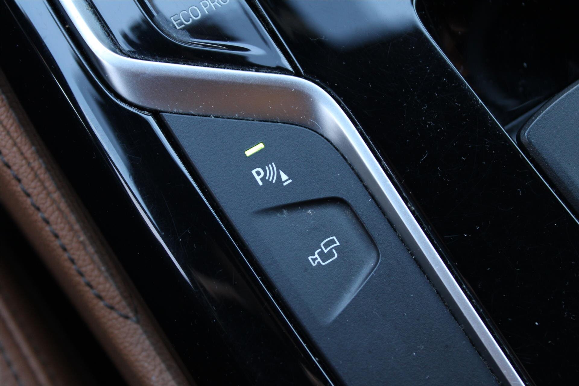 BMW Řada 5 Kombi 3,0 l 195 kw