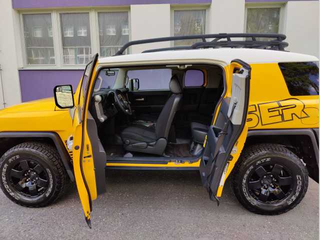 Toyota FJ