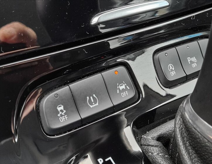 Opel Grandland X SUV 1,6 l 133 kw