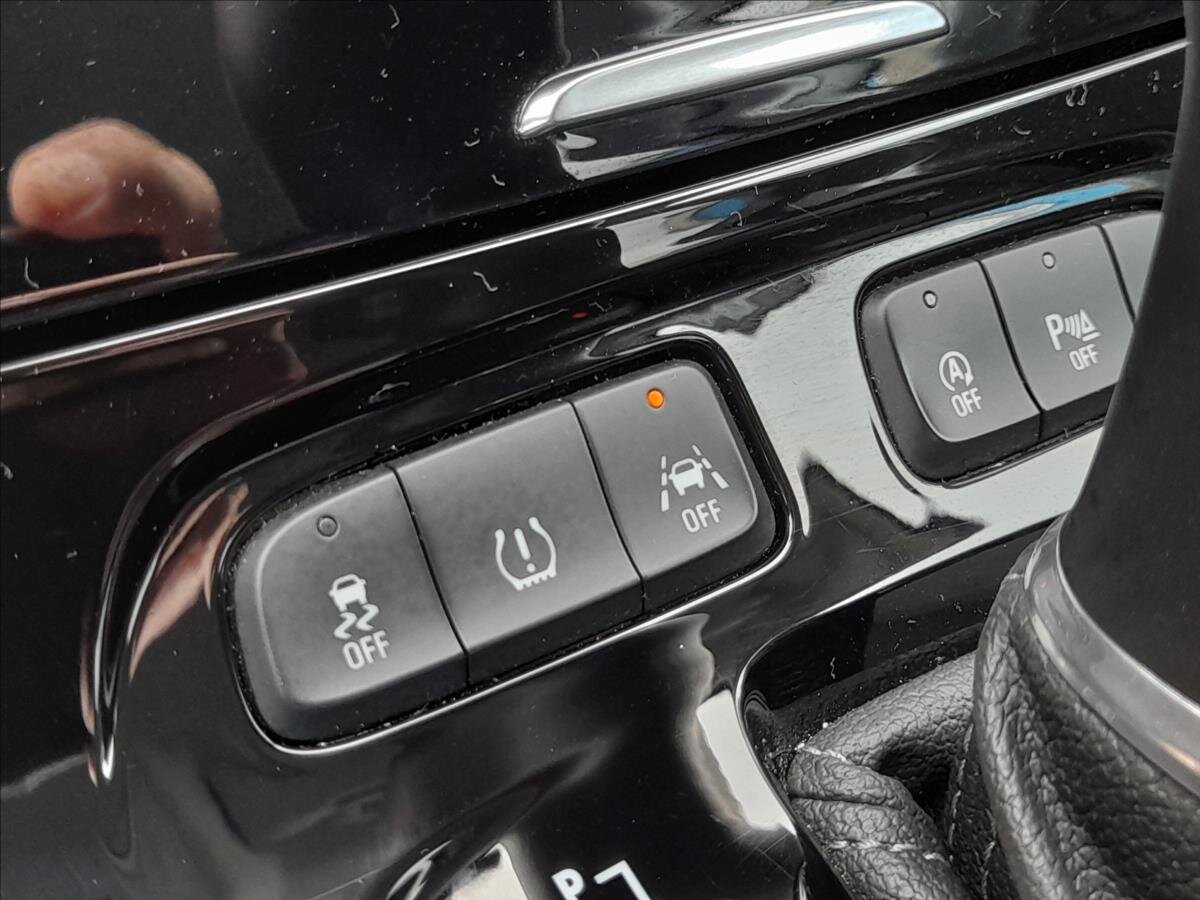 Opel Grandland X SUV 1,6 l 133 kw