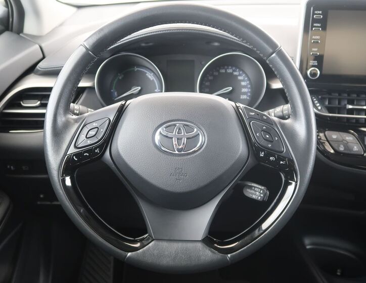 Toyota C-HR 15