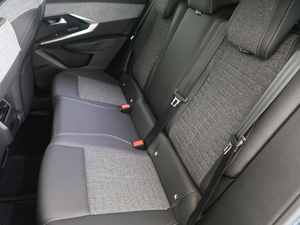 Peugeot 3008 SUV / Terénní 1,2 l 100 kw