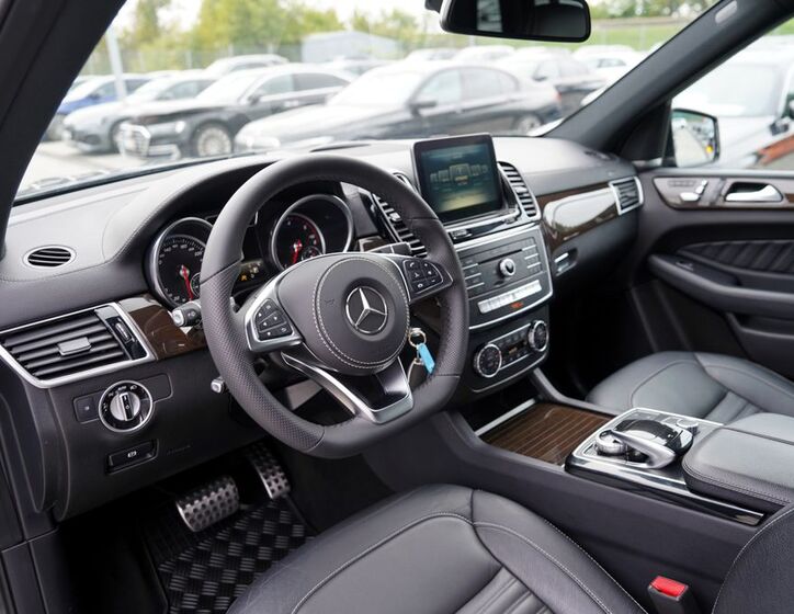 Mercedes-Benz GLS 27