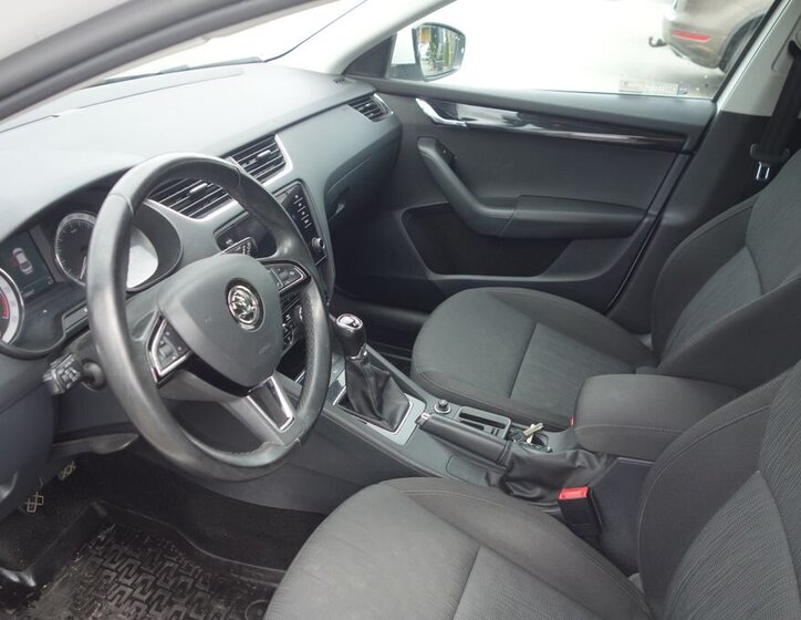 Škoda Octavia Sedan / Limuzína 2,0 l 110 kw