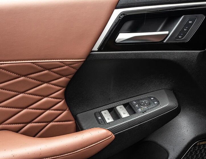 Mitsubishi Outlander SUV / Terénní 2,4 l 225 kw