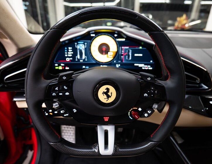 Ferrari Ostatní Hatchback 6,5 l 529 kw