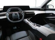 Peugeot 5008 SUV 1,2 l 100 kw