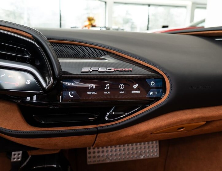 Ferrari SF90 Kabriolet 4,0 l 736 kw