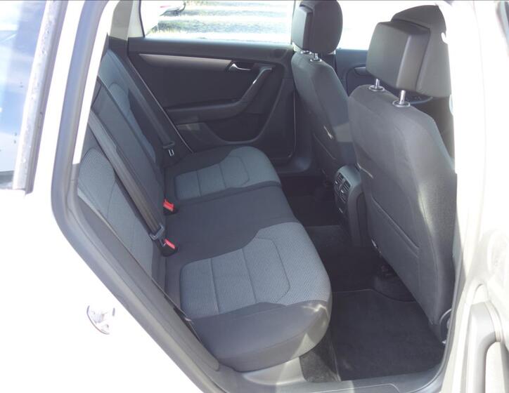 Volkswagen Passat 12