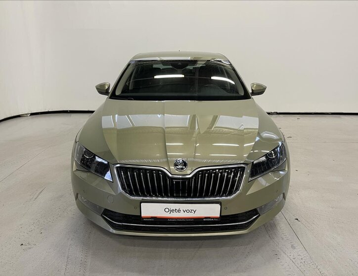 Škoda Superb Liftback 2,0 l 140 kw