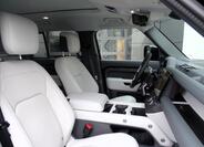Land Rover Defender 38