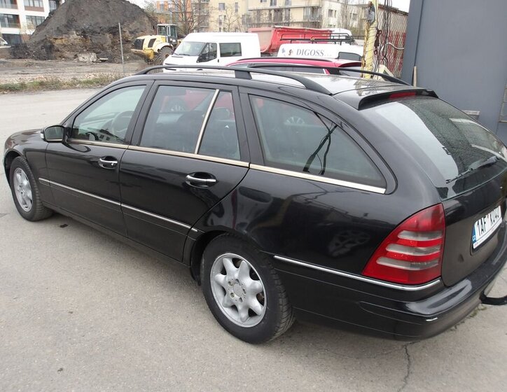 Mercedes-Benz Třídy C Kombi 2,1 l 105 kw