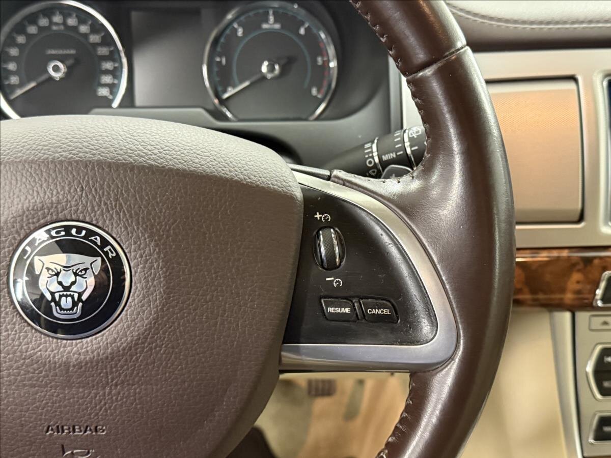 Jaguar XF Kombi 3,0 l 202 kw