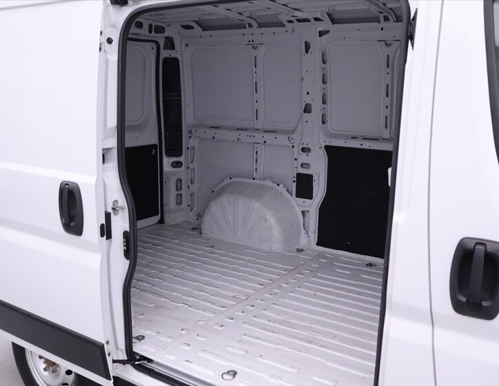 Opel Movano Skříň 2,2 l 88 kw