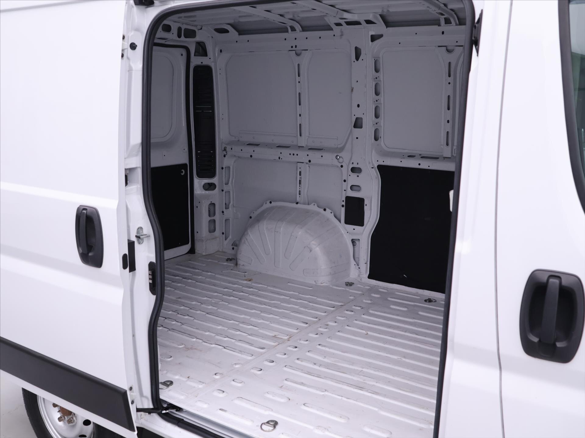 Opel Movano Skříň 2,2 l 88 kw