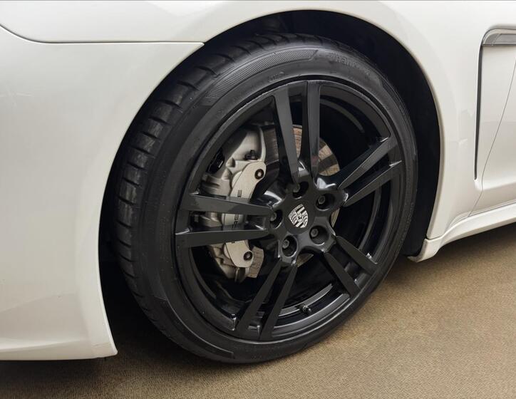 Porsche Panamera 48