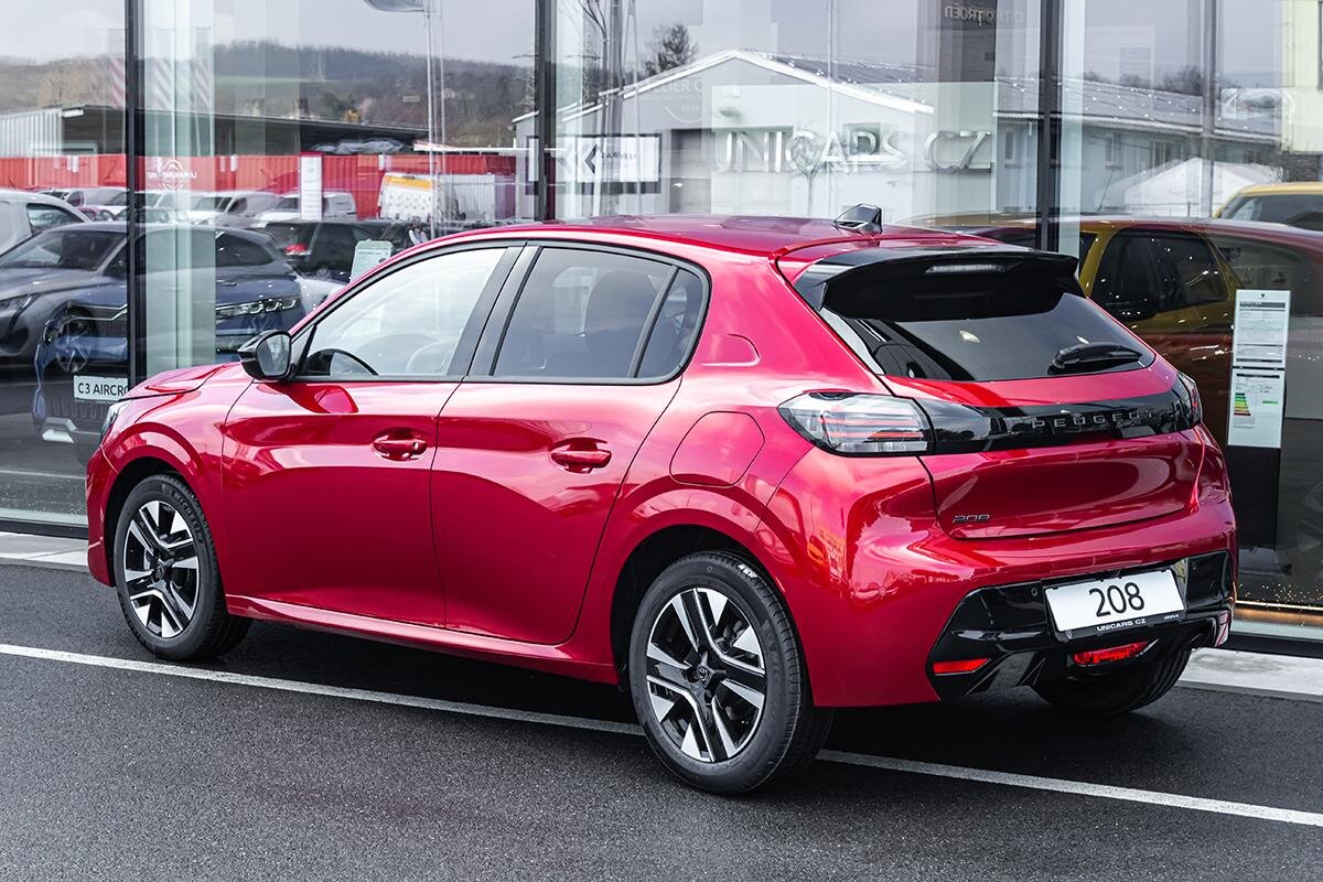 Peugeot 208 Hatchback 1,2 l 74 kw