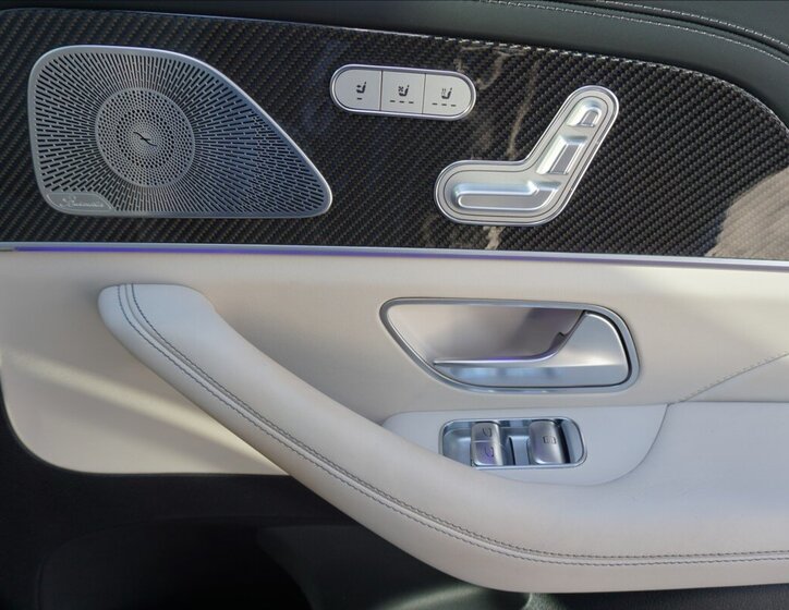 Mercedes-Benz GLS SUV / Terénní 4,0 l 450 kw