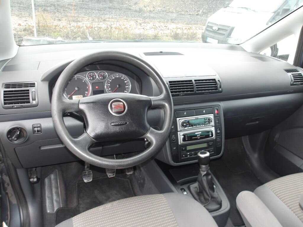 Volkswagen Sharan Kombi 2,0 l 103 kw