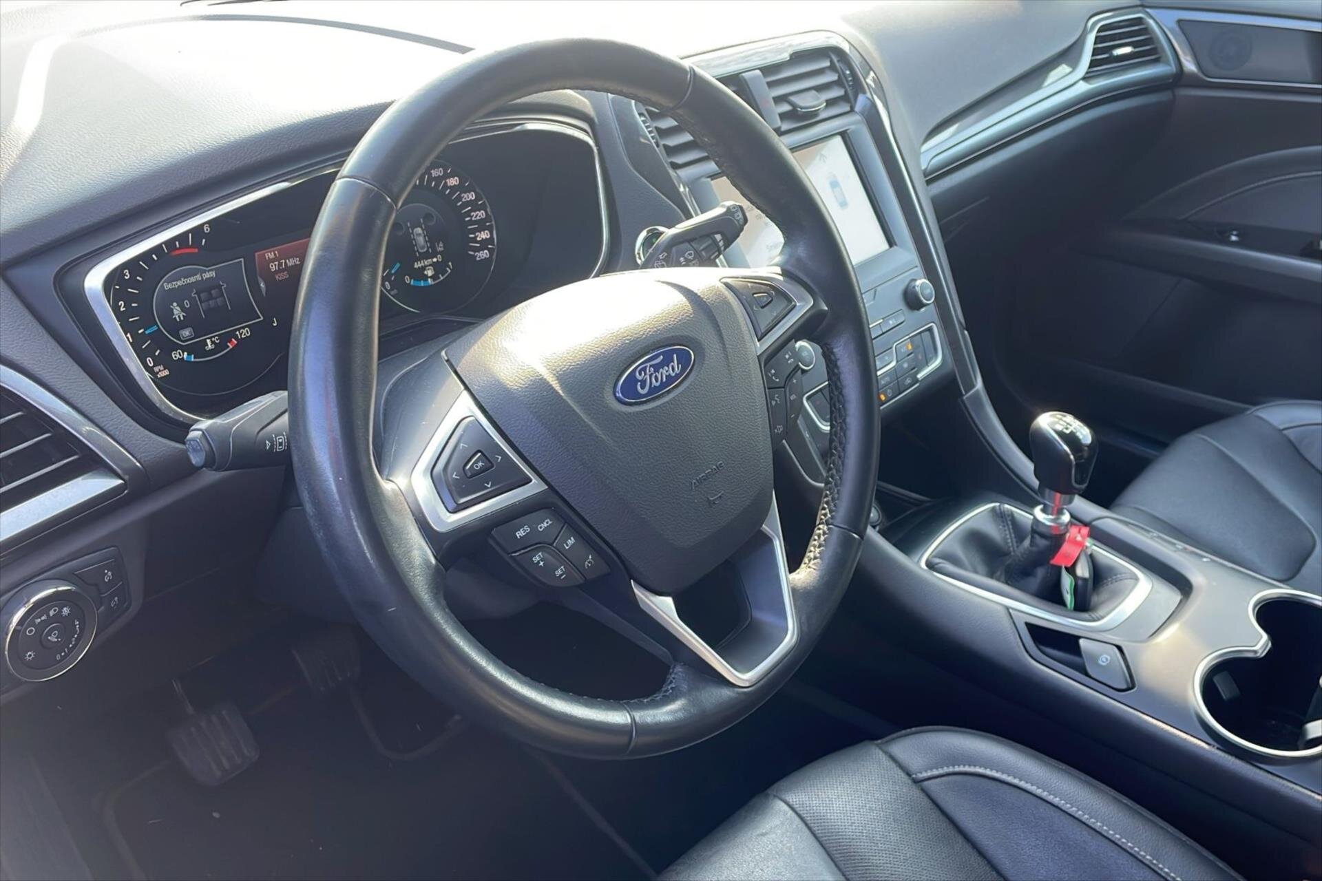 Ford Mondeo Sedan / Limuzína 2,0 l 110 kw