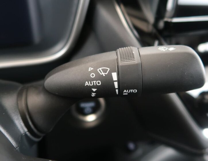 Toyota Corolla Sedan / Limuzína 1,8 l 72 kw