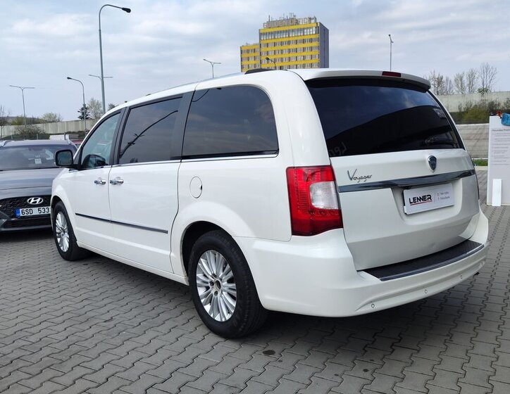 Lancia Voyager MPV 2,8 l 120 kw
