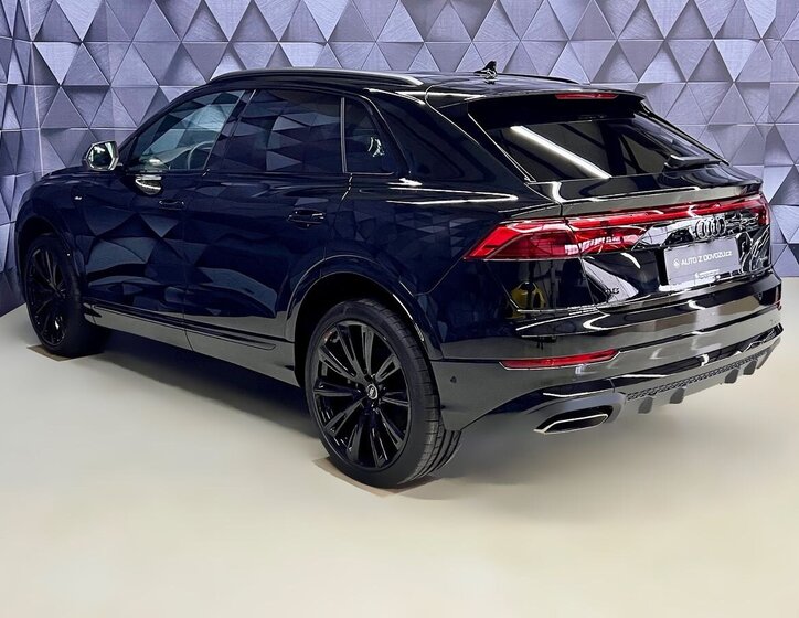 Audi Q8 SUV / Terénní 3,0 l 210 kw
