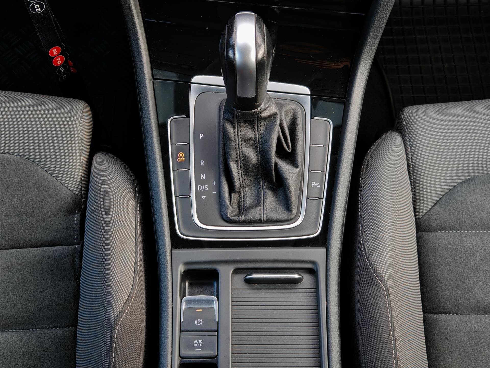 Volkswagen Golf Kombi 1,5 l 96 kw