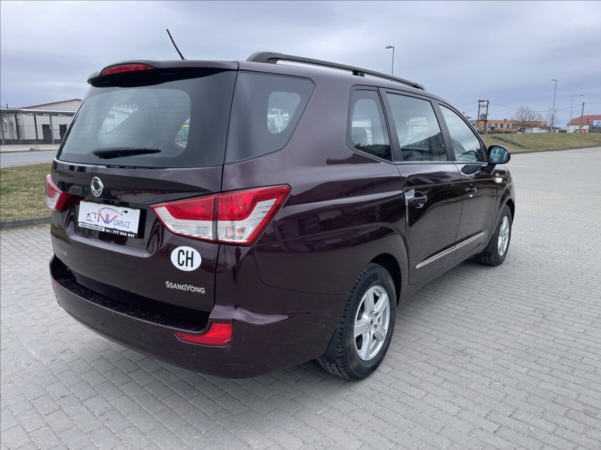 SsangYong Rodius SUV / Terénní 2,0 l 114 kw