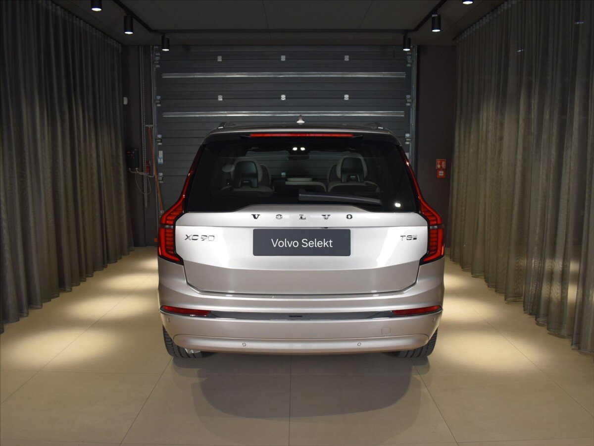 Volvo XC90 SUV / Terénní 2,0 l 228 kw