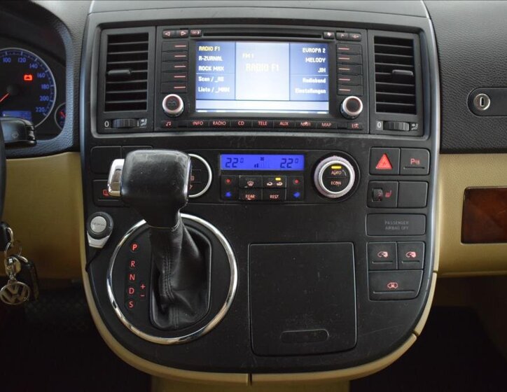 Volkswagen Multivan VAN-Minibus 2,5 l 128 kw