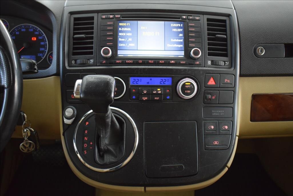 Volkswagen Multivan VAN-Minibus 2,5 l 128 kw