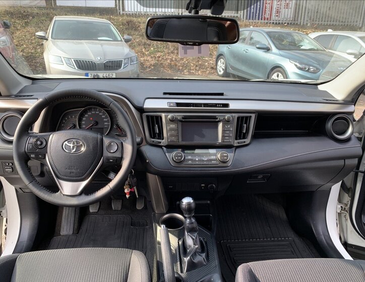 Toyota RAV4 SUV / Terénní 2,2 l 110 kw