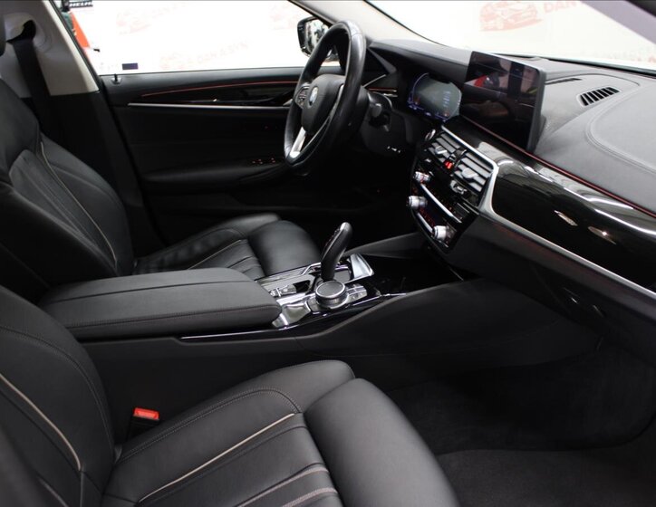 BMW Řada 5 Sedan / Limuzína 3,0 l 245 kw