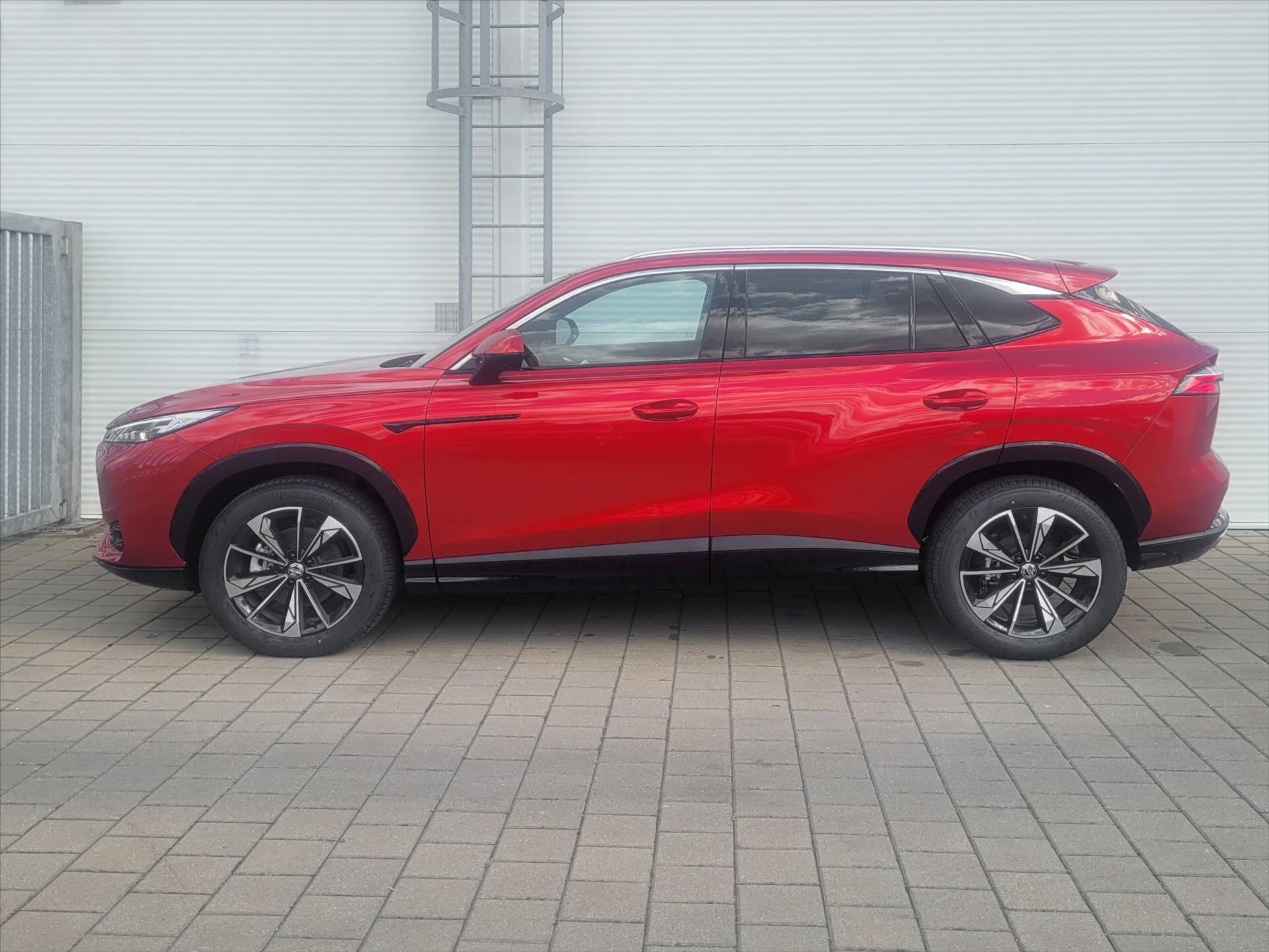 MG HS SUV / Terénní 1,5 l 125 kw