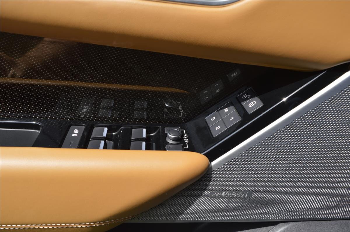 Land Rover Range Rover Velar SUV 3,0 l 221 kw