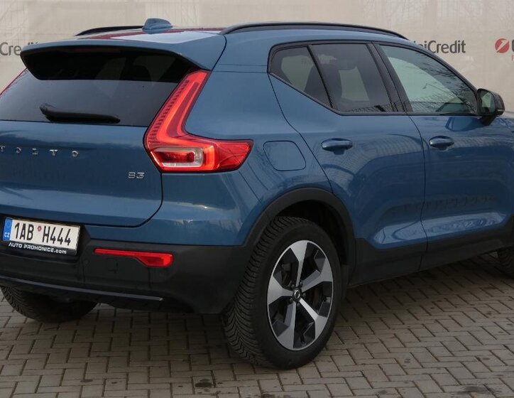 Volvo XC40 SUV / Terénní 2,0 l 120 kw