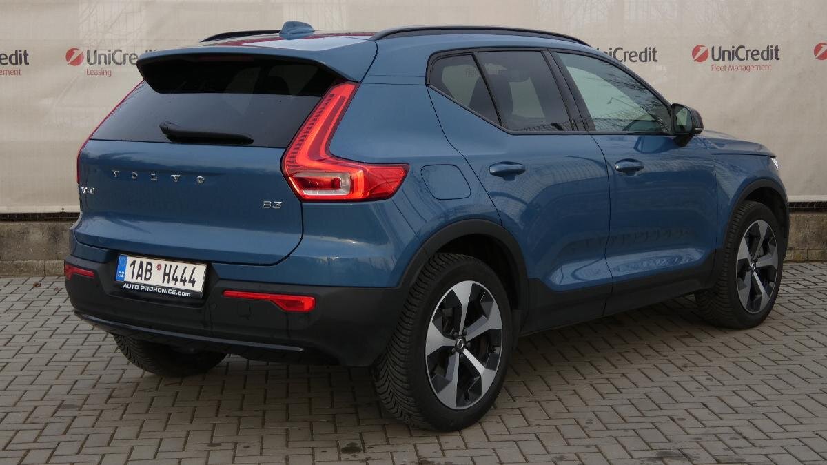 Volvo XC40 SUV / Terénní 2,0 l 120 kw