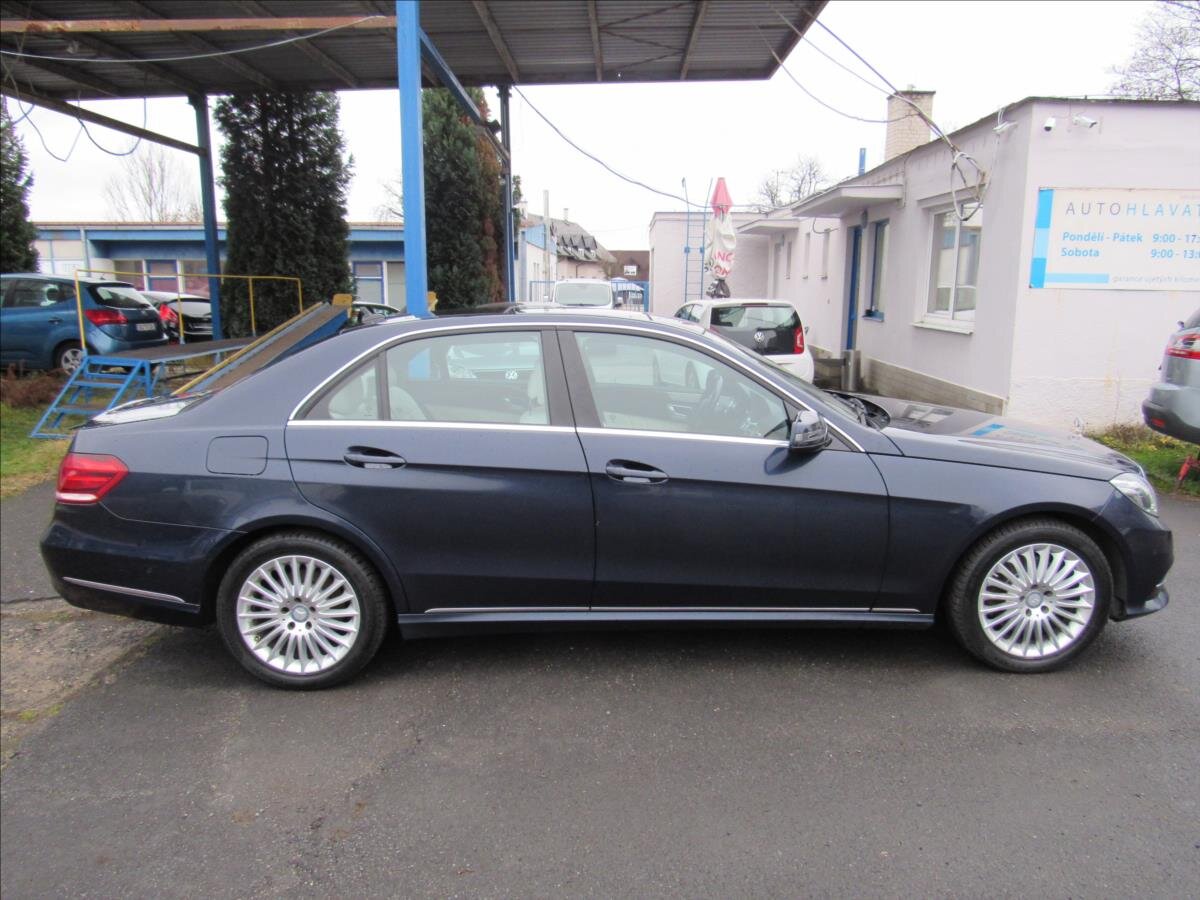 Mercedes-Benz Třídy E Sedan / Limuzína 3,0 l 190 kw