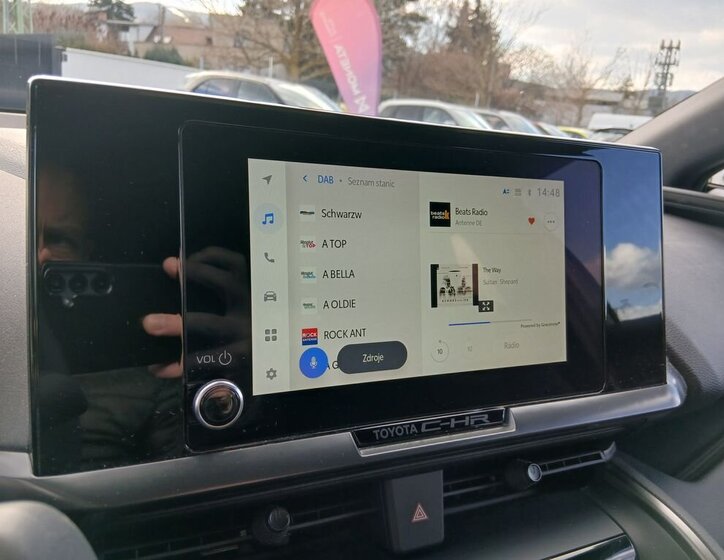 Toyota C-HR SUV / Terénní 1,8 l 72 kw