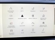 Land Rover Defender 17