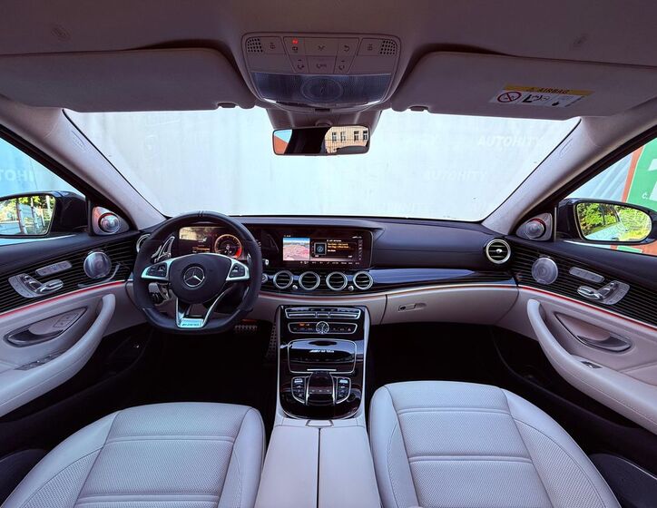 Mercedes-Benz Třídy E 22