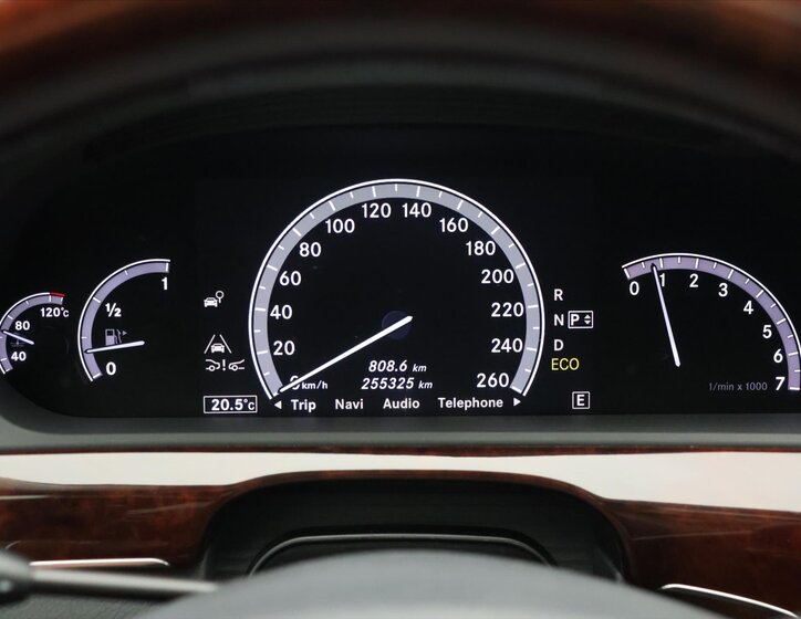 Mercedes-Benz Třídy S Sedan / Limuzína 4,7 l 320 kw