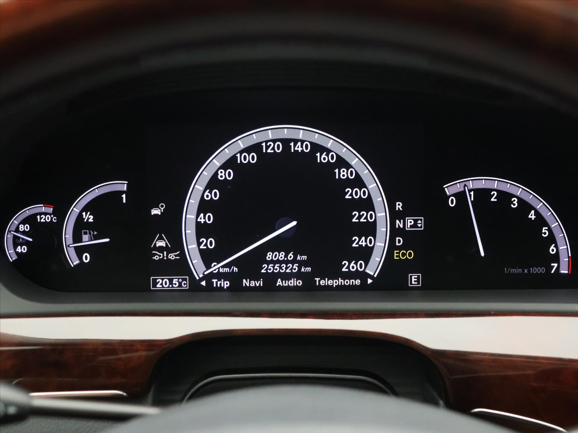 Mercedes-Benz Třídy S Sedan / Limuzína 4,7 l 320 kw