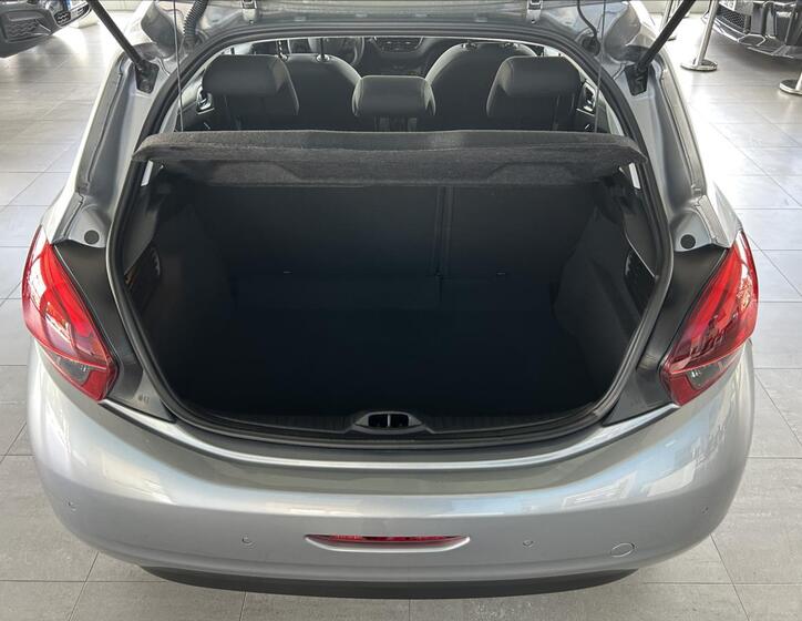 Peugeot 208 19