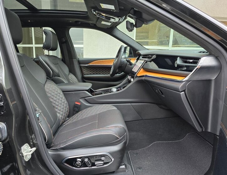 Jeep Grand Cherokee 28