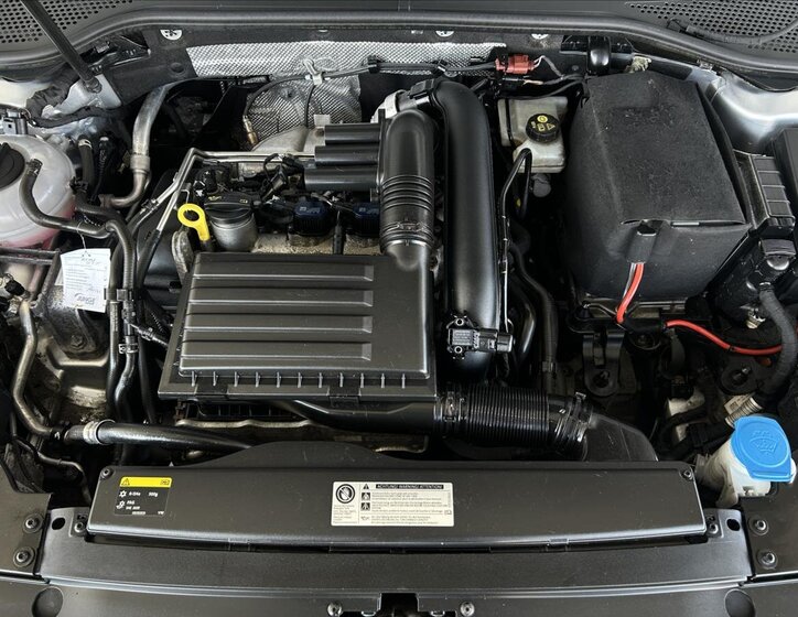 Volkswagen Passat Sedan / Limuzína 1,4 l 110 kw