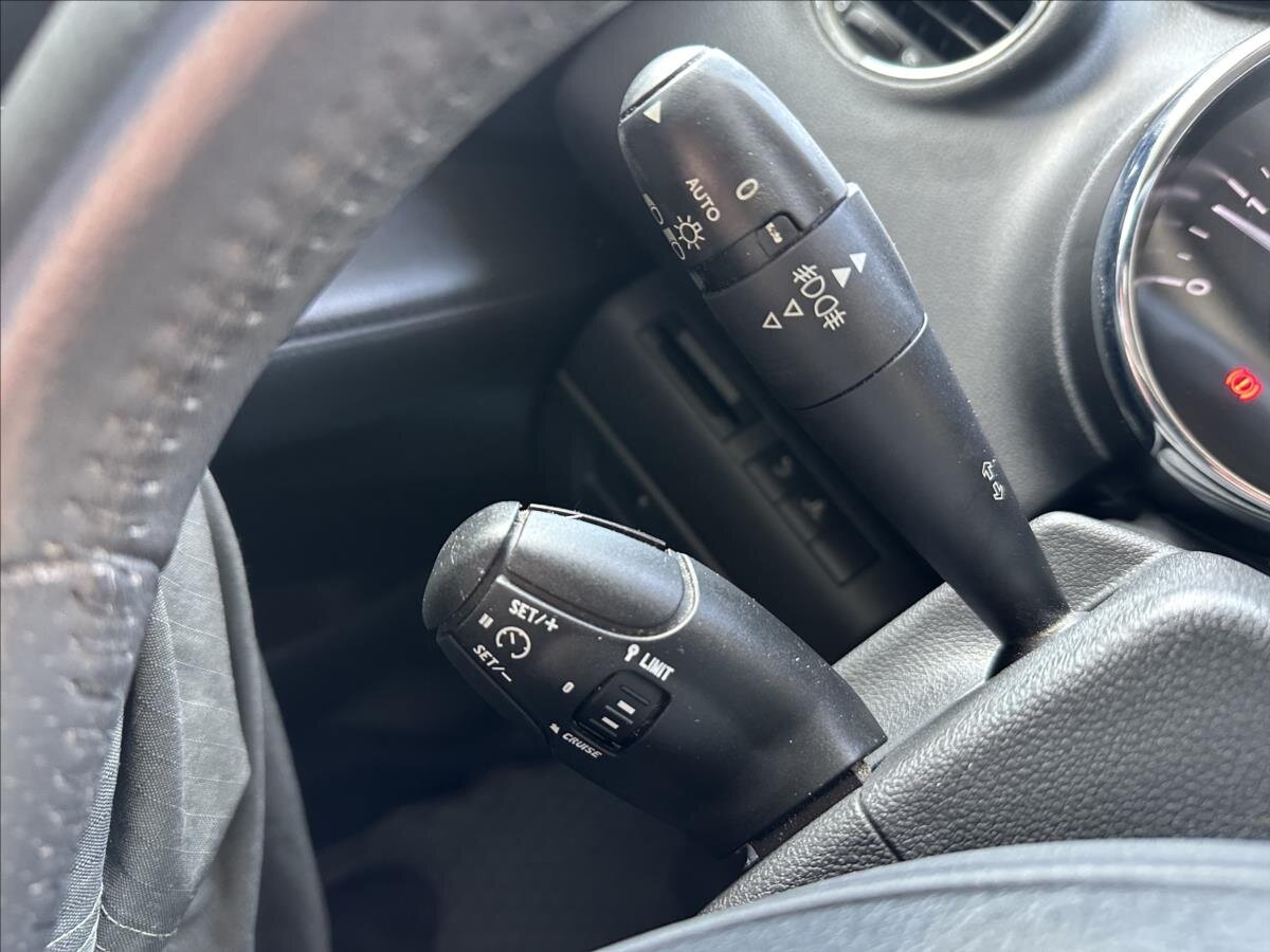 Peugeot 3008 MPV 1,6 l 115 kw